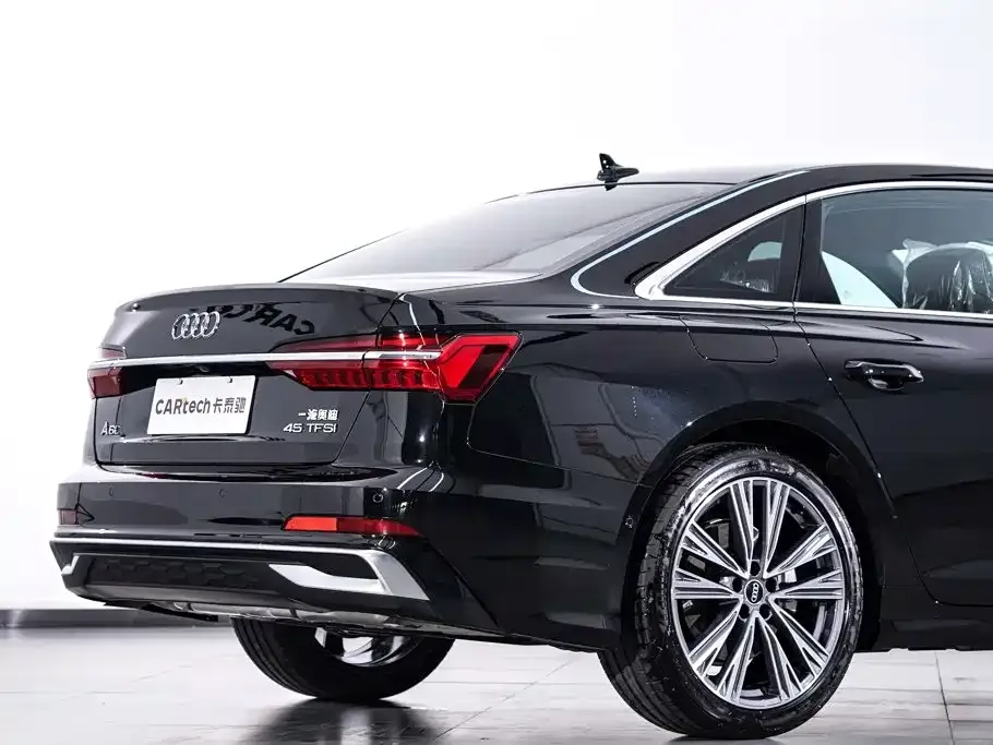 Audi A6L — фото 6