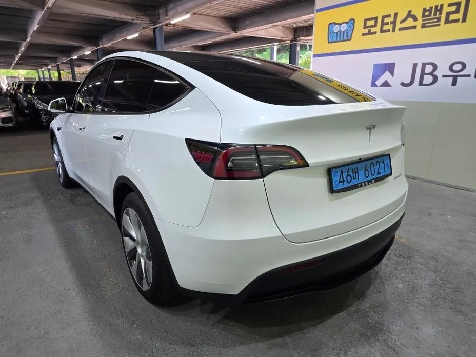 Tesla Model Y — фото 2