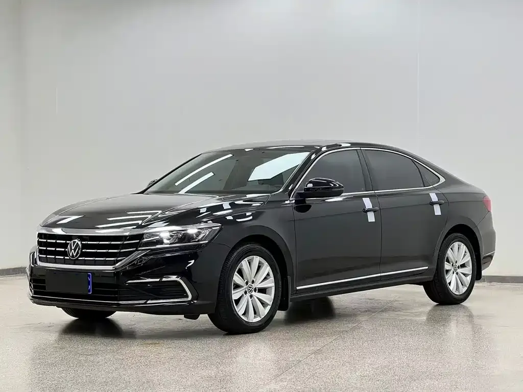 Volkswagen Passat — фото 1