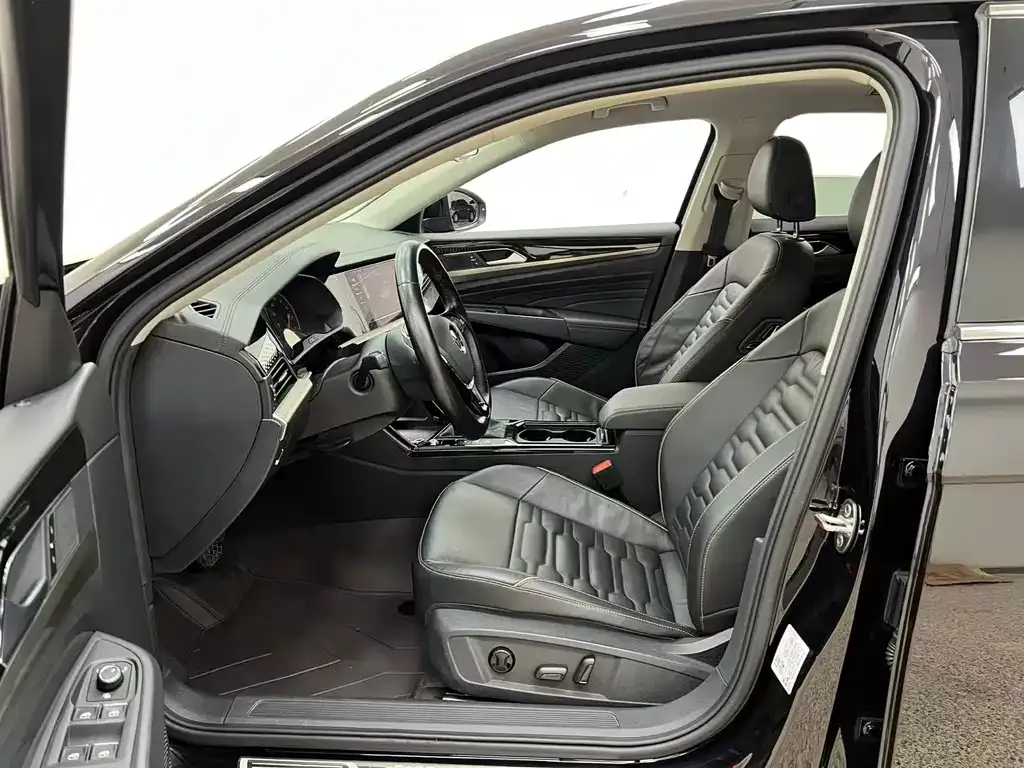 Volkswagen Passat — фото 8