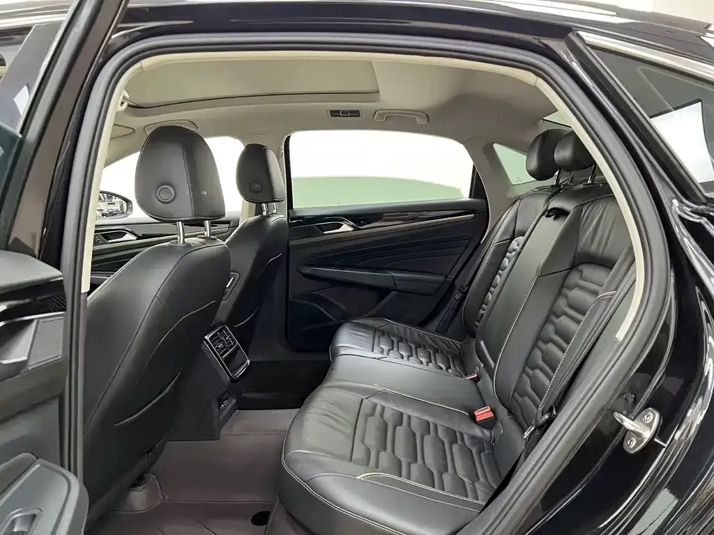 Volkswagen Passat — фото 7