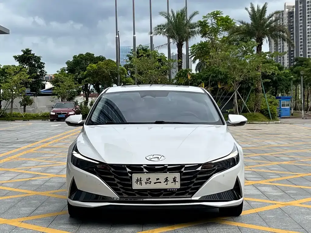 Hyundai Elantra — фото 5