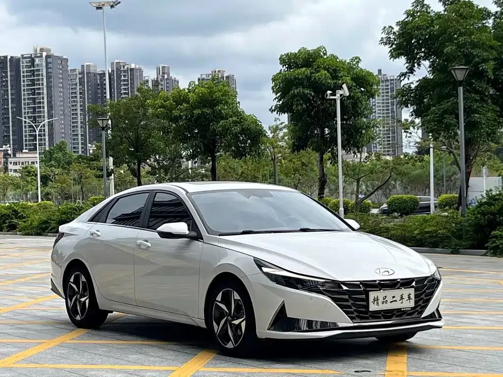 Hyundai Elantra — фото 7