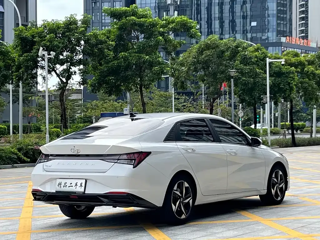 Hyundai Elantra — фото 6