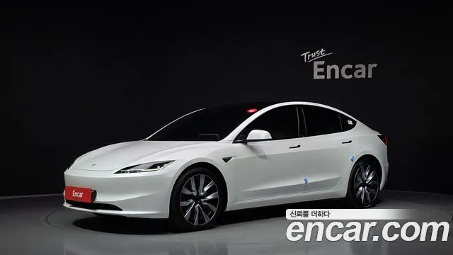 Tesla Model 3 — фото 1