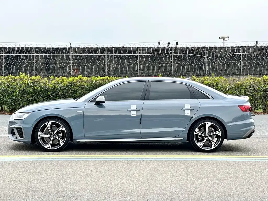 Audi A4L — фото 10