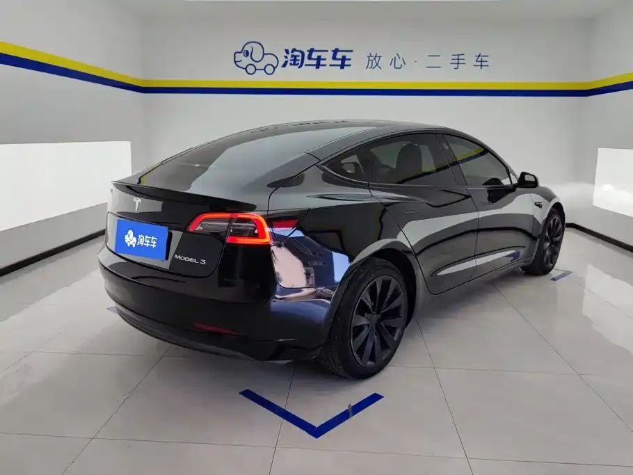 Tesla Model 3 — фото 9