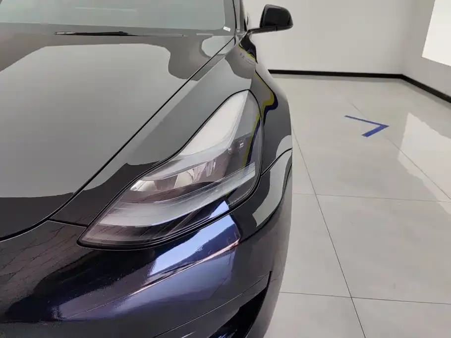 Tesla Model 3 — фото 2