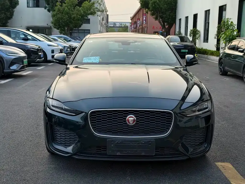 Jaguar XEL — фото 1