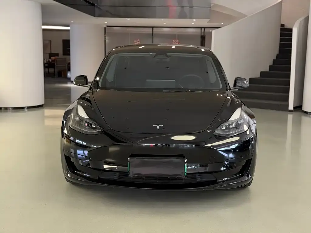 Tesla Model 3 — фото 6