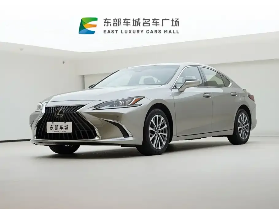 Lexus ES — фото 1