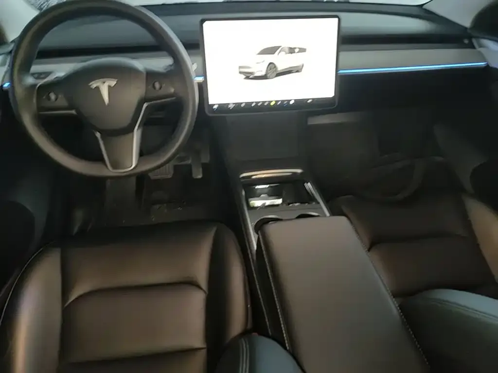Tesla Model Y — фото 4