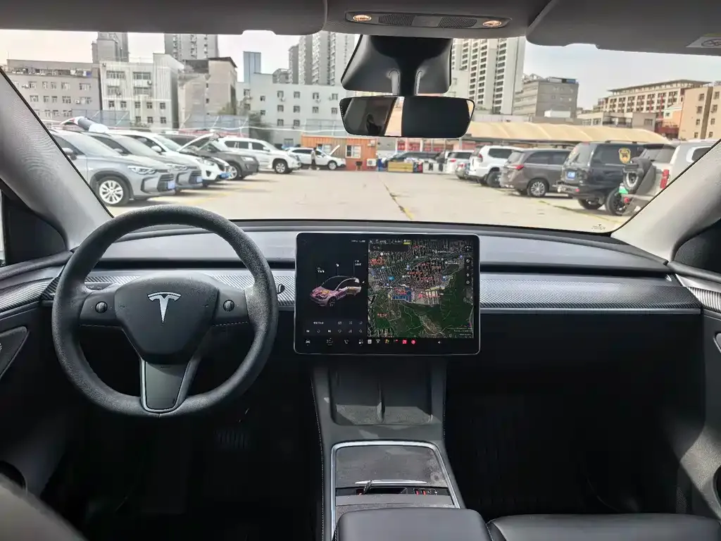 Tesla Model Y — фото 8