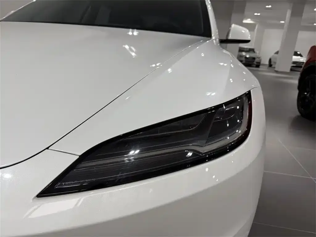 Tesla Model 3 — фото 8