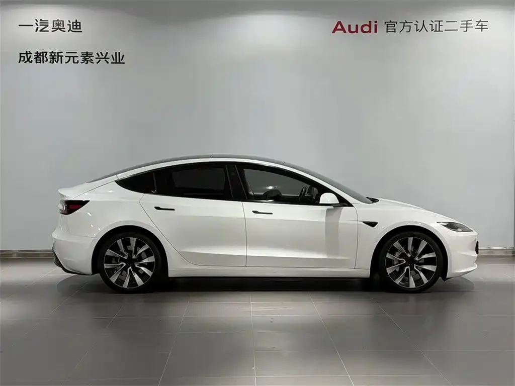 Tesla Model 3 — фото 5