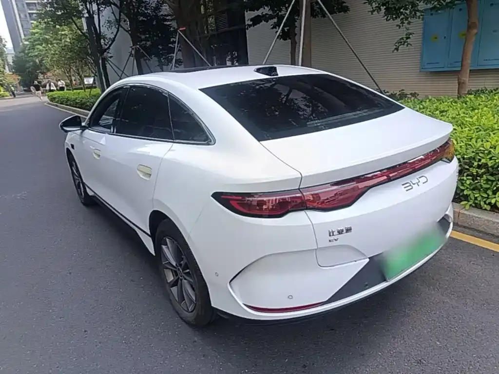 BYD Qin L — фото 9
