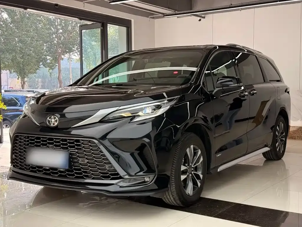Toyota Granvia — фото 3