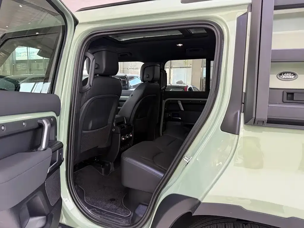 Land Rover Defender — фото 8