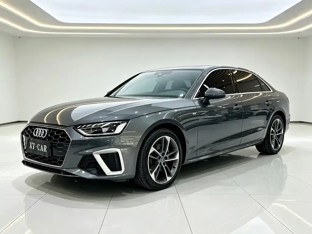 Audi A4L — фото 1