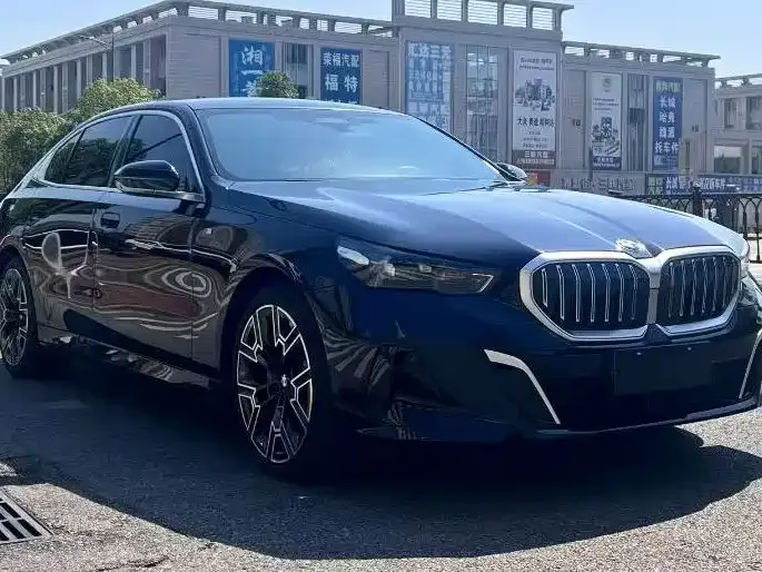 BMW 5 Series — фото 5