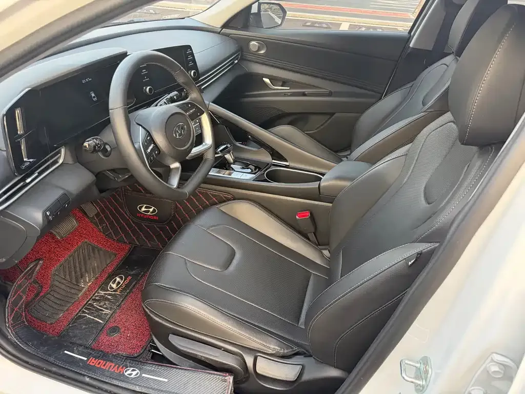 Hyundai Elantra — фото 4