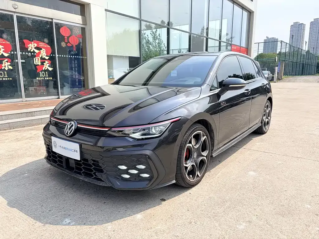 Volkswagen Golf GTI — фото 1