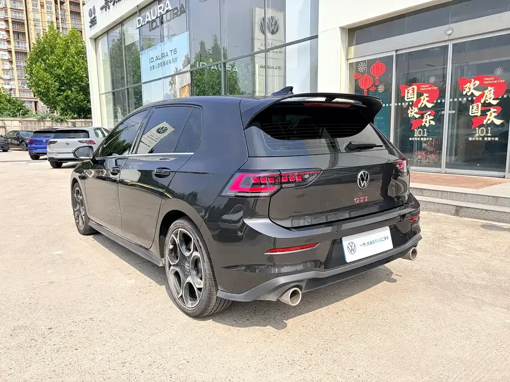 Volkswagen Golf GTI — фото 10