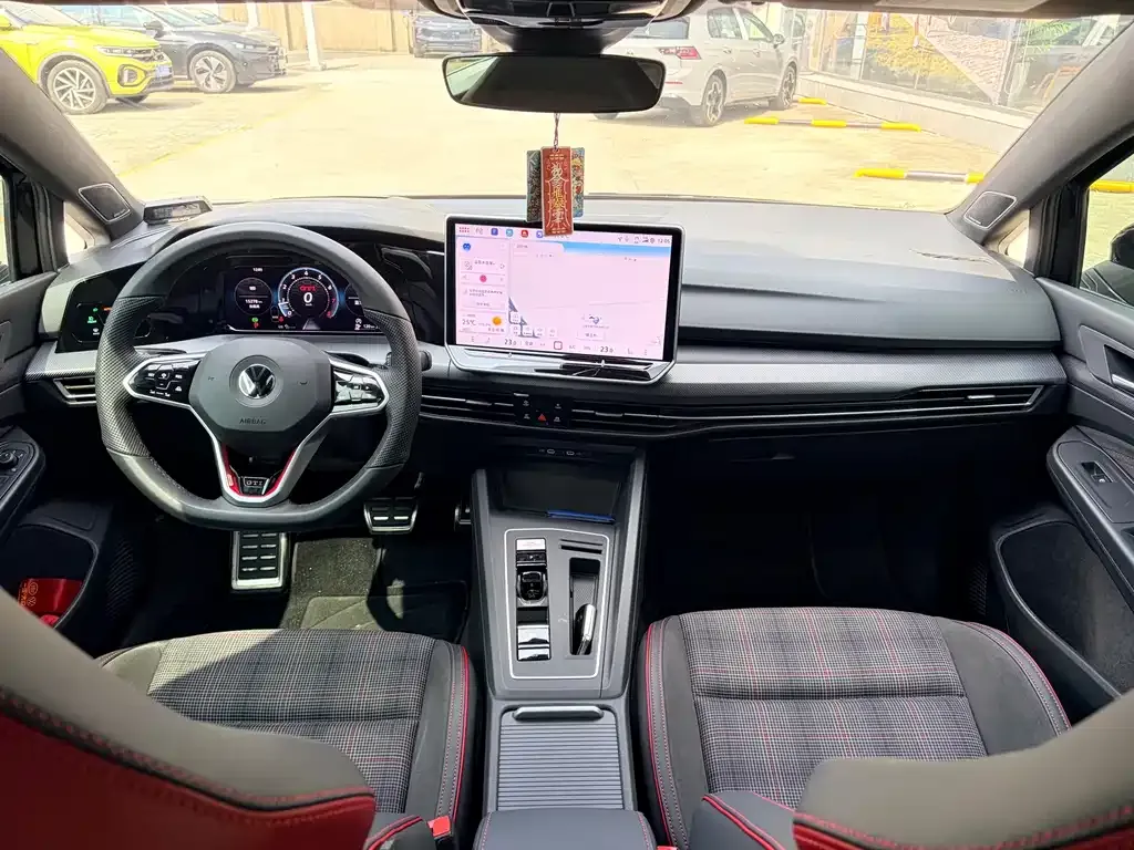 Volkswagen Golf GTI — фото 5
