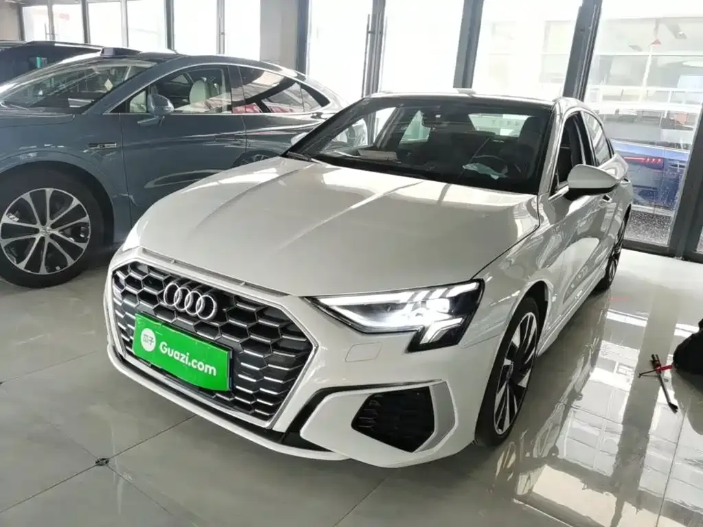Audi A3 — фото 1