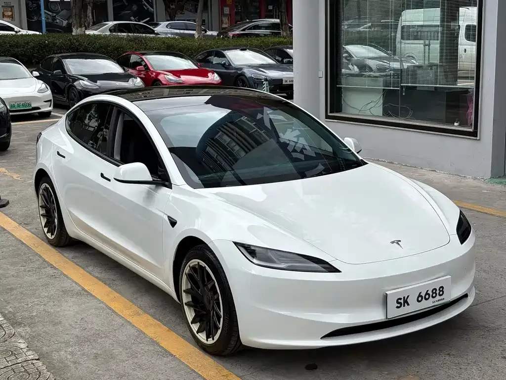 Tesla Model 3 — фото 5
