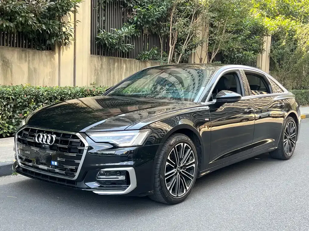 Audi A6L — фото 1