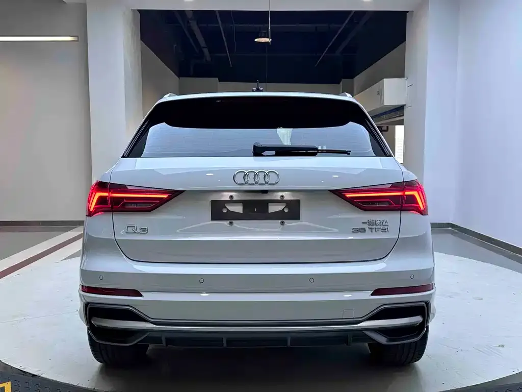 Audi Q3 — фото 8