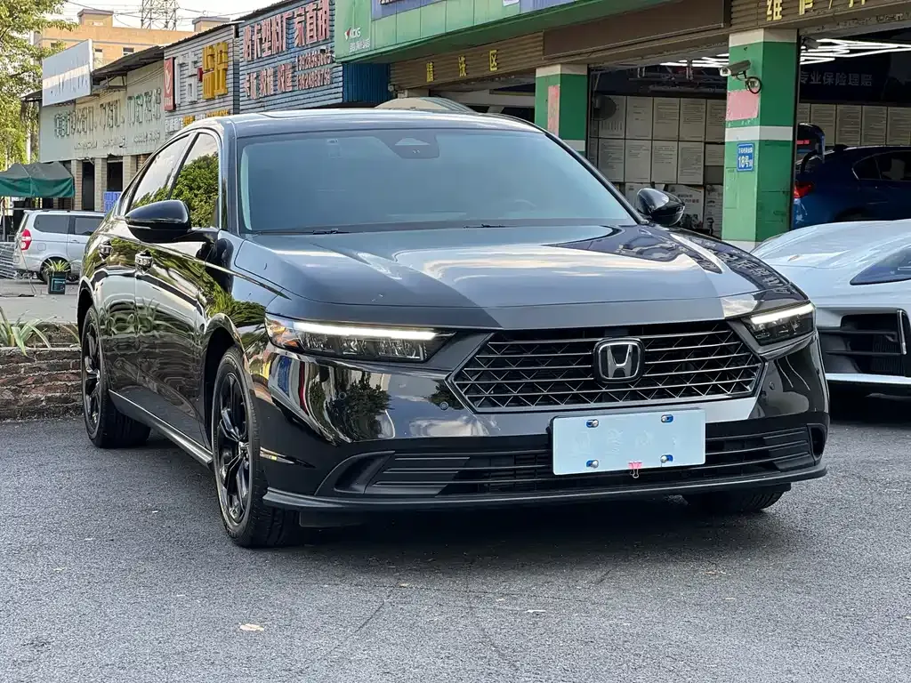 Honda Accord — фото 1
