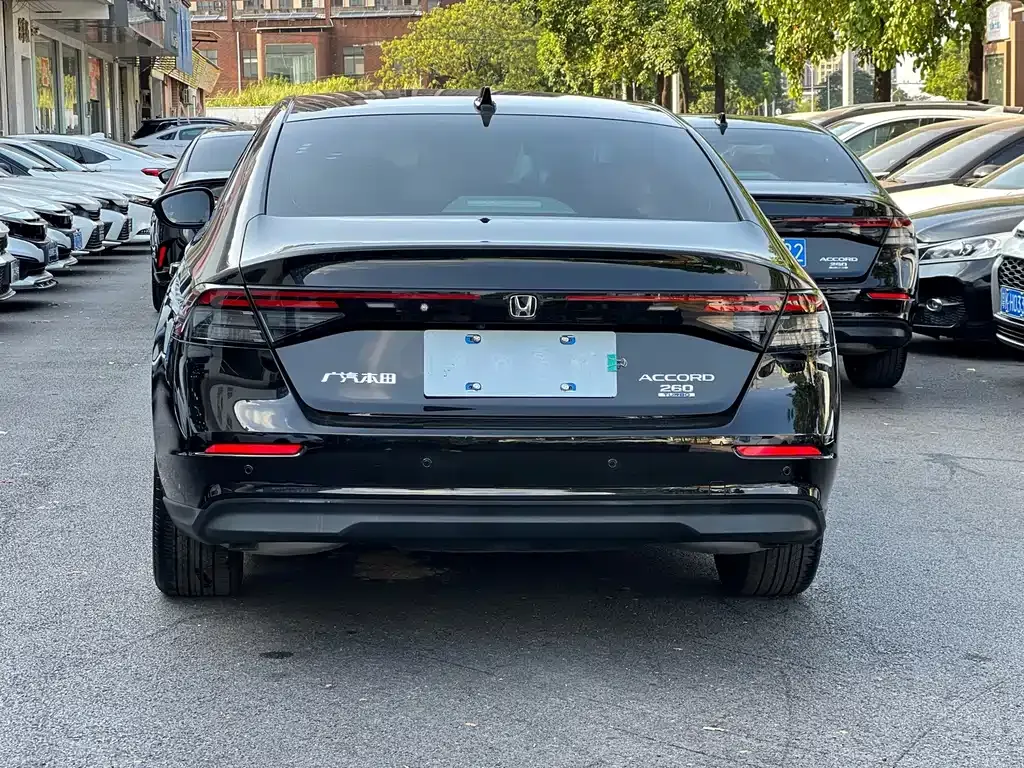 Honda Accord — фото 4