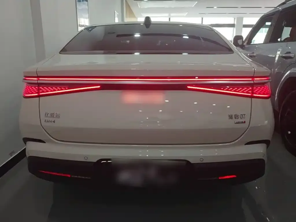 BYD Seal 07 DM-i — фото 7
