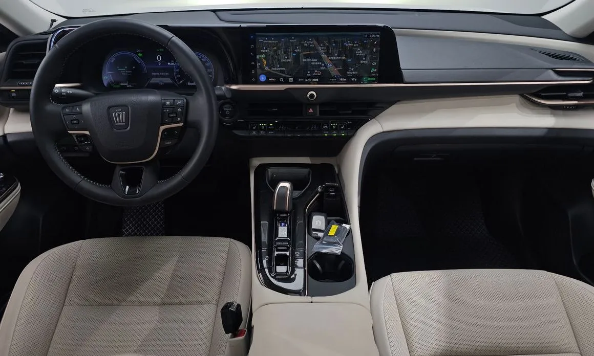 Toyota Crown — фото 10