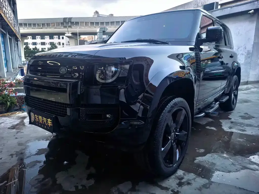 Land Rover Defender — фото 1