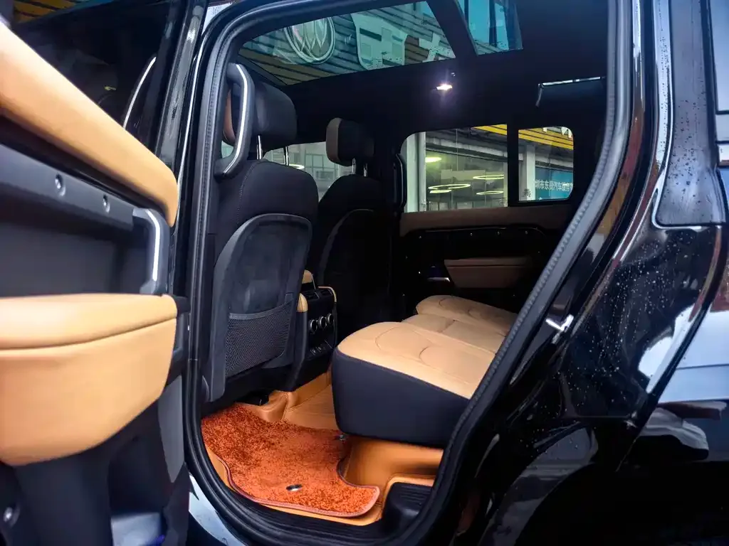 Land Rover Defender — фото 10