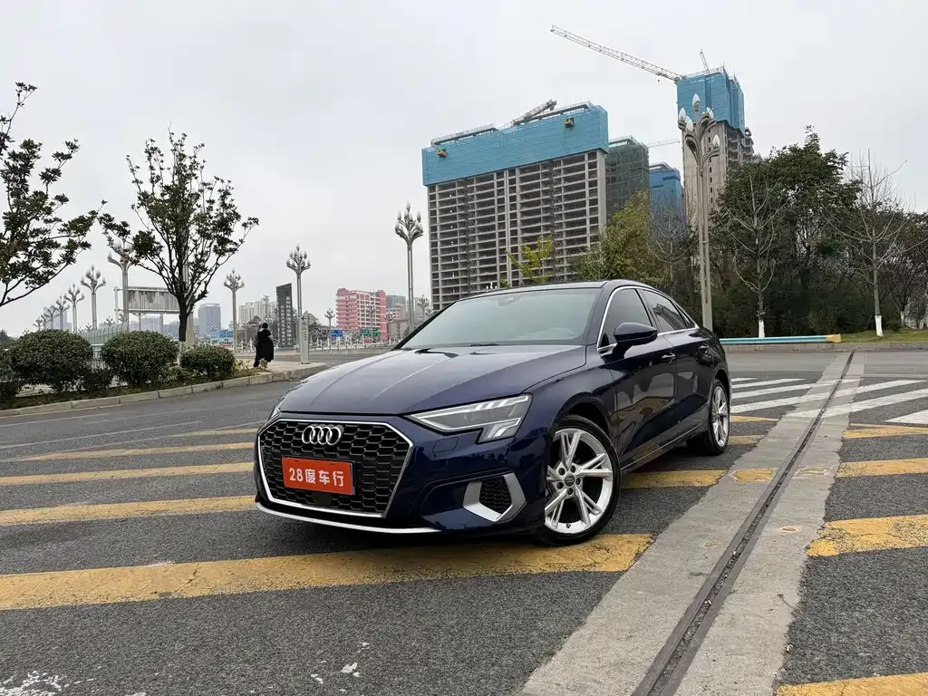 Audi A3 — фото 1