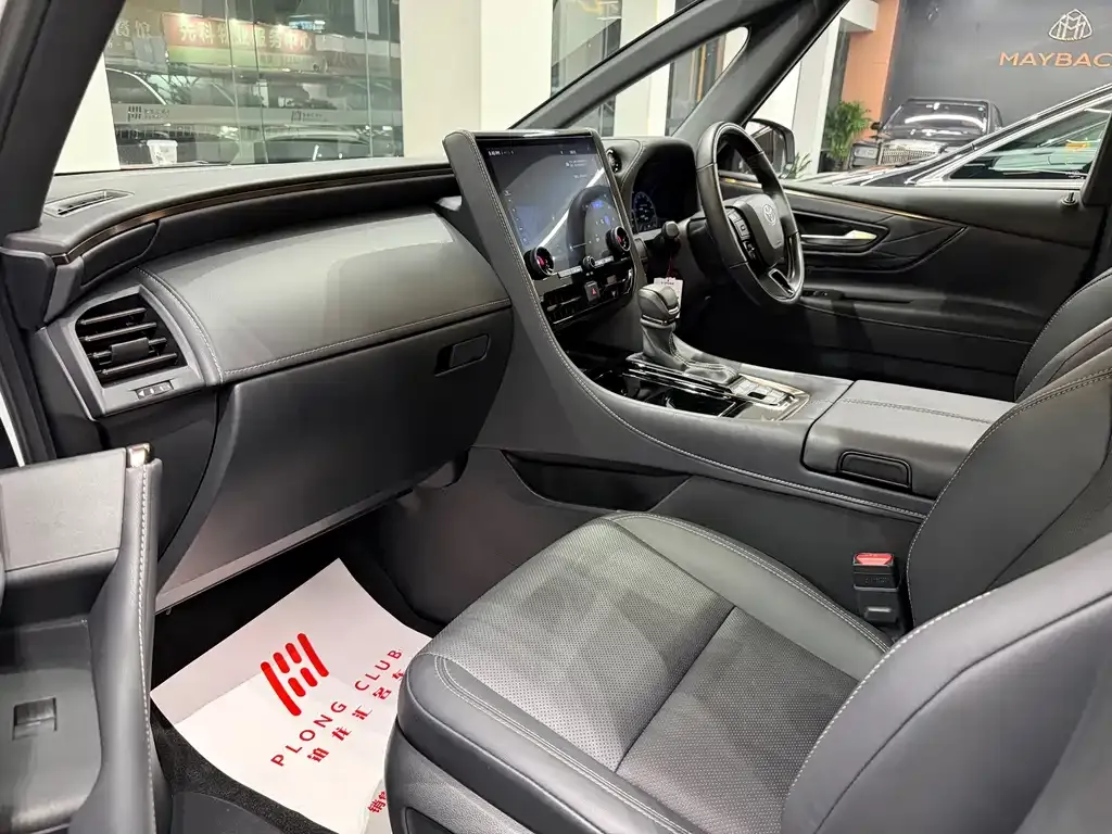 Toyota Alphard — фото 3