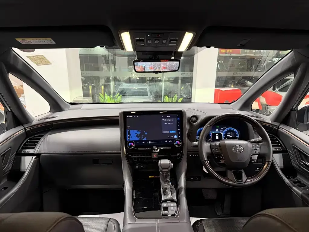 Toyota Alphard — фото 7