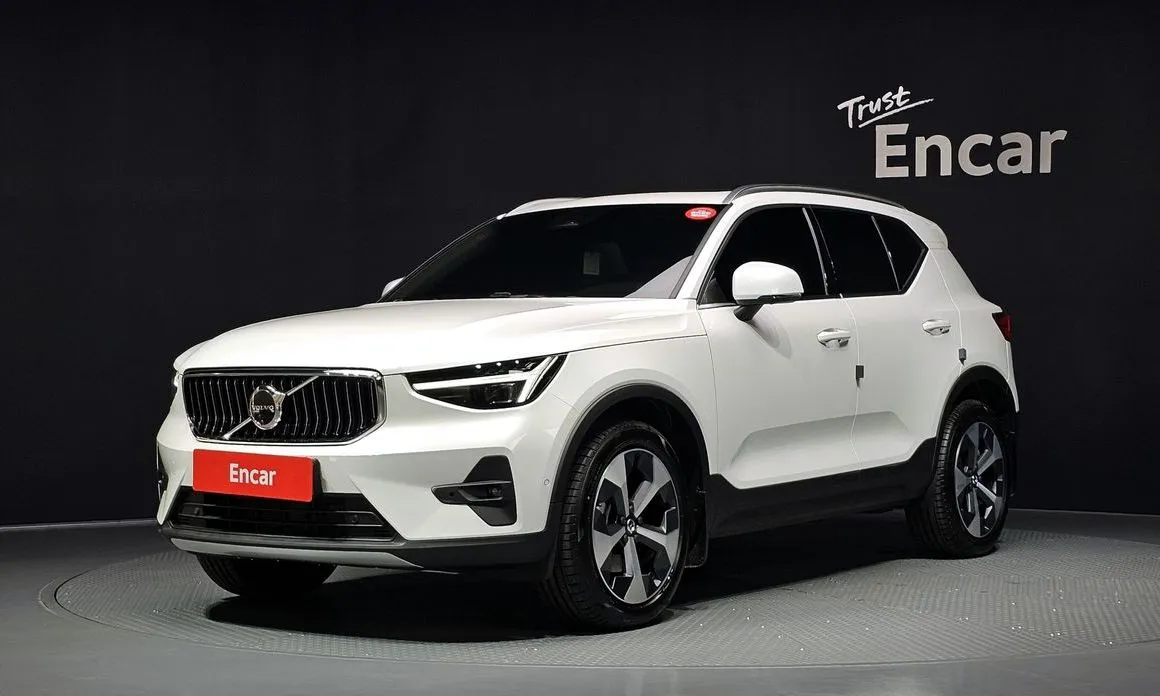 Volvo XC40 — фото 1