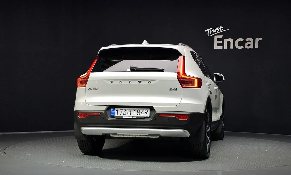Volvo XC40 — фото 2