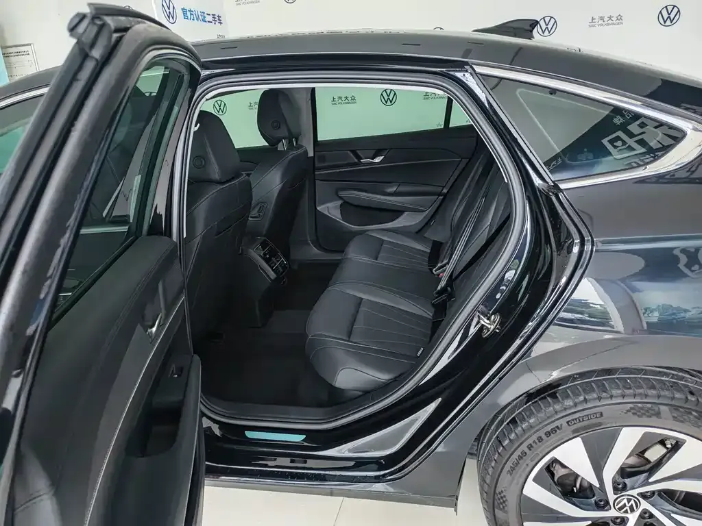 Volkswagen Passat — фото 10