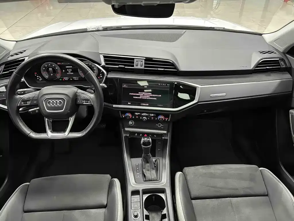Audi Q3 — фото 10