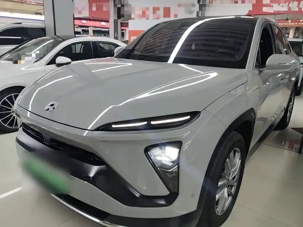 NIO EC6 — фото 10