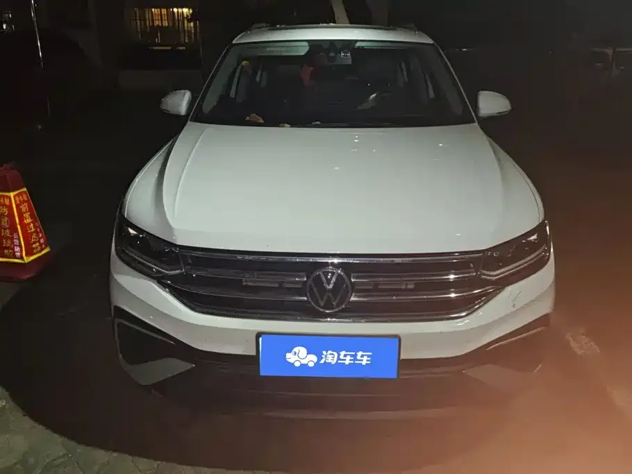 Volkswagen Tiguan L — фото 6