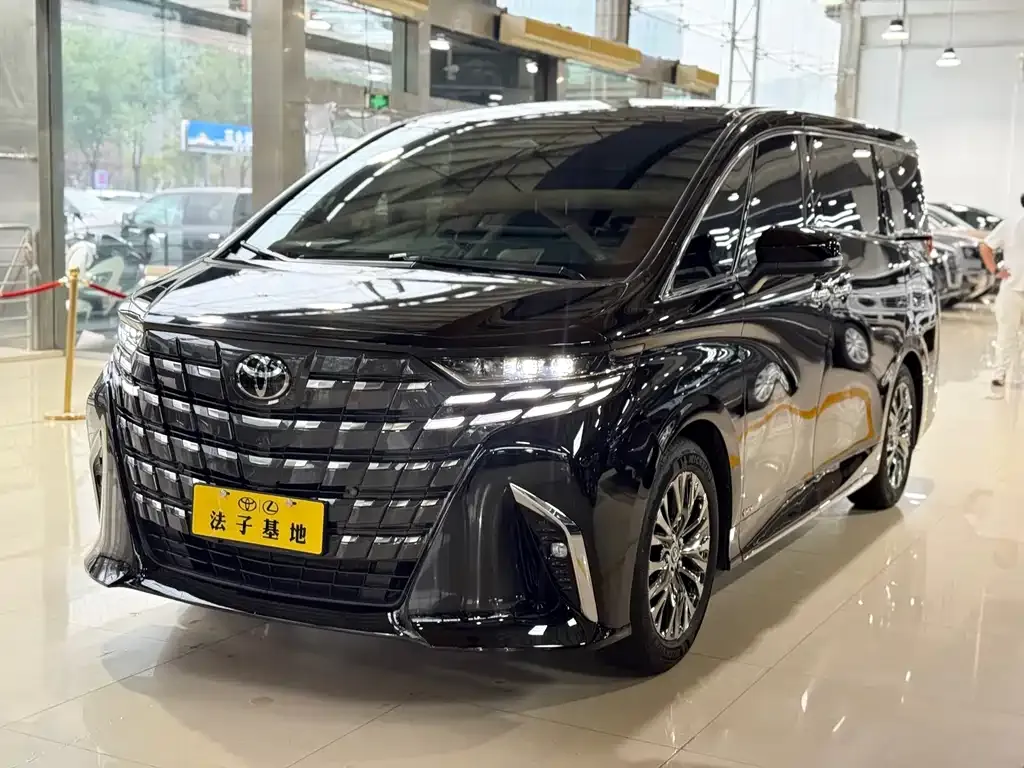 Toyota Alphard — фото 7