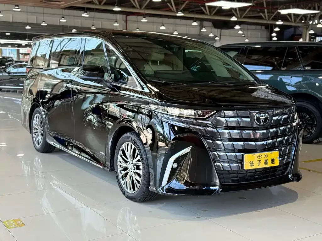 Toyota Alphard — фото 5