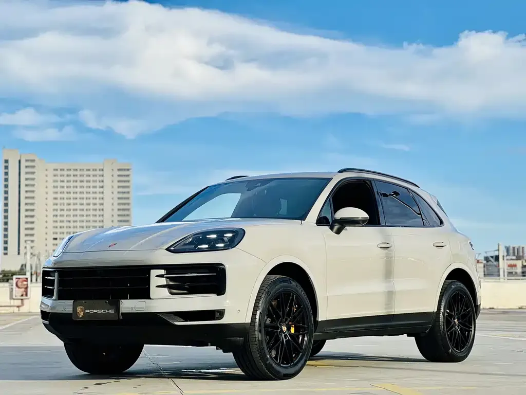 Porsche Cayenne — фото 1